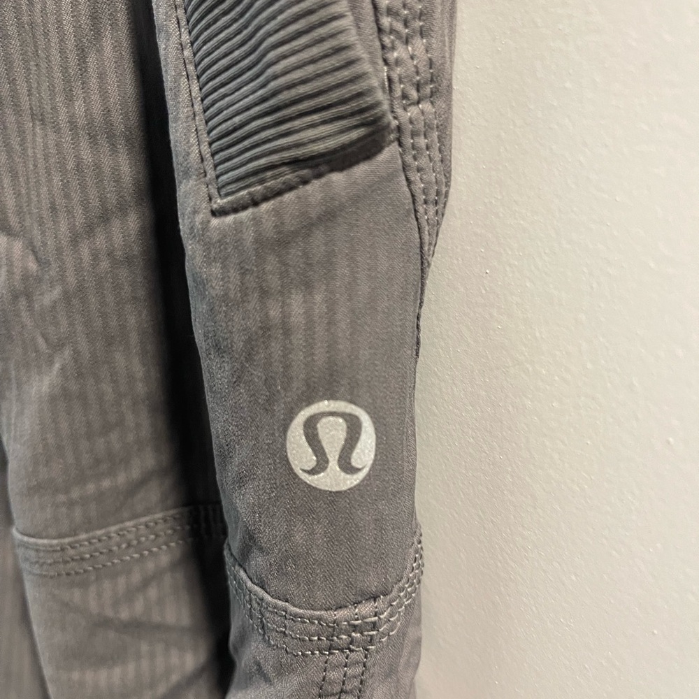 Gray Drawstring Cargo Pants Lululemon Dance Studio The Drawstring Is Missing - Picture 5 of 7